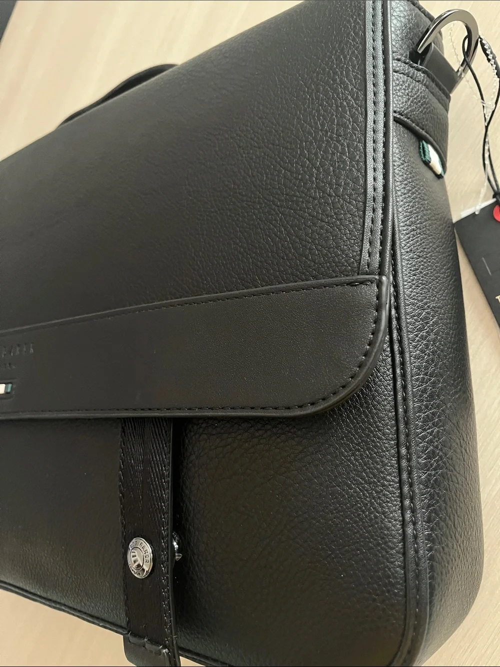 Ted Baker Irvine Pebbled Magnetic Snap Messenger Bag - Picture 14 of 14